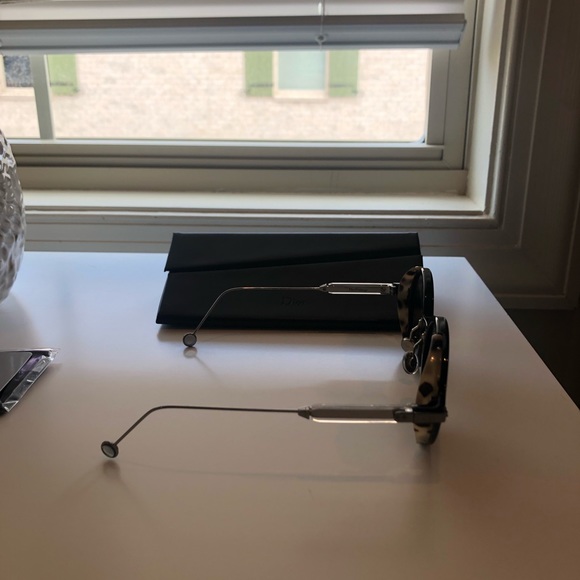 Authentic DIOR umbrage luxury sunglasses - Picture 6 of 6